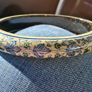 Wooden Artisan Cream and Blue Floral Bangle Bracelet
